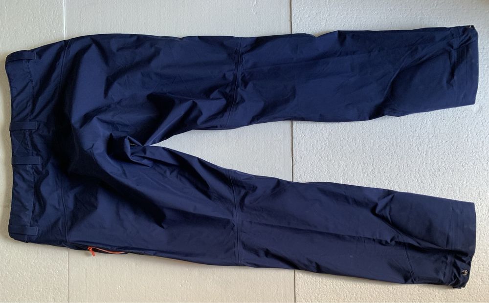 Pantaloni outdoor dama Norrona Falketind Gore Tex nr M, noi