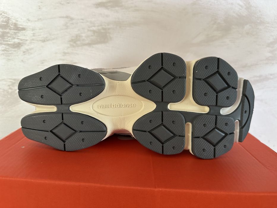 Отново New Balance 9060 MOONBEAM Sea Salt