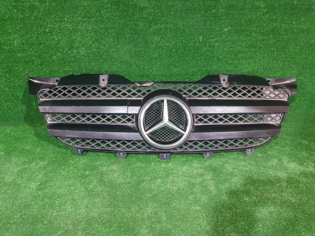 Grila radiator Mercedes Sprinter w906 an 2007-2013 Cod A 906 880 03 85