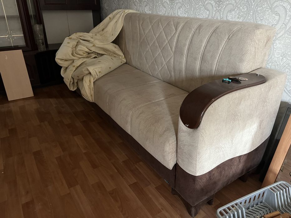 Диван сатылады тап таза