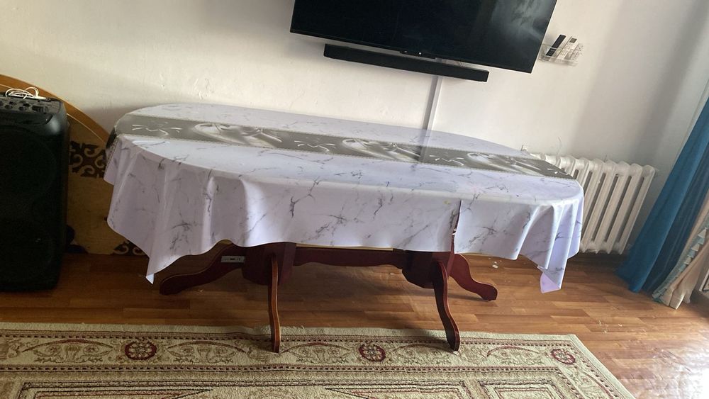 Продам стол большой удобный