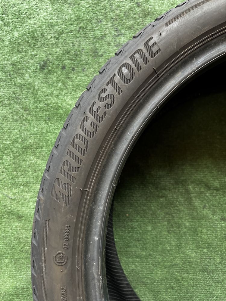 225 40 18 bridgestone vara