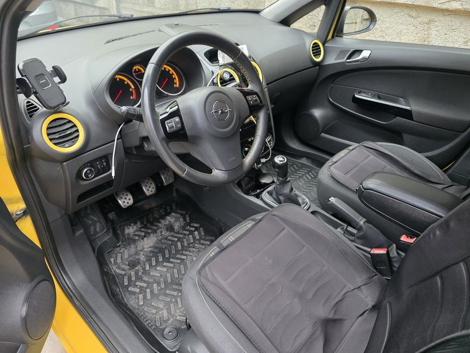 Opel Corsa D 1.3 BLACK EDITION