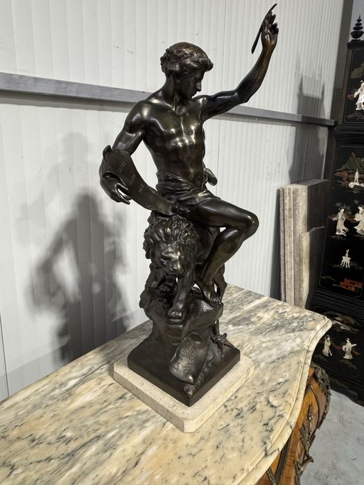 Statueta din antimoniu pe soclu de marmura, semnata