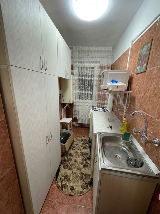 Inchiriez apartamente