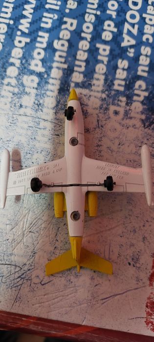 Macheta avion metalica