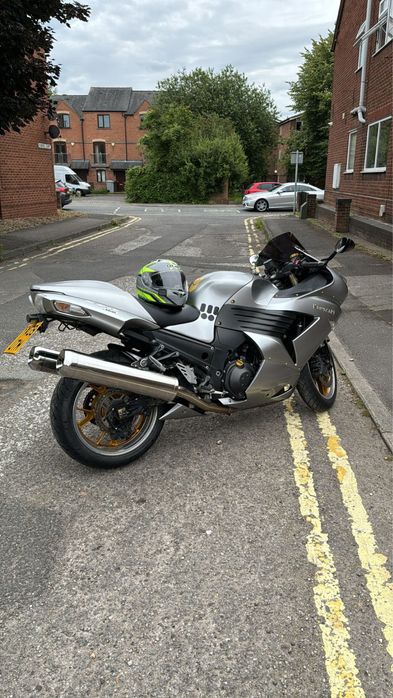 De vanzare Kawasaki ZZR absolut impecabil