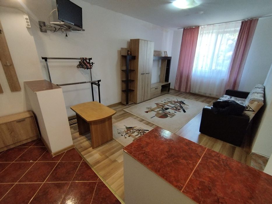 Închiriez apartament cu 2 camere in Botosani