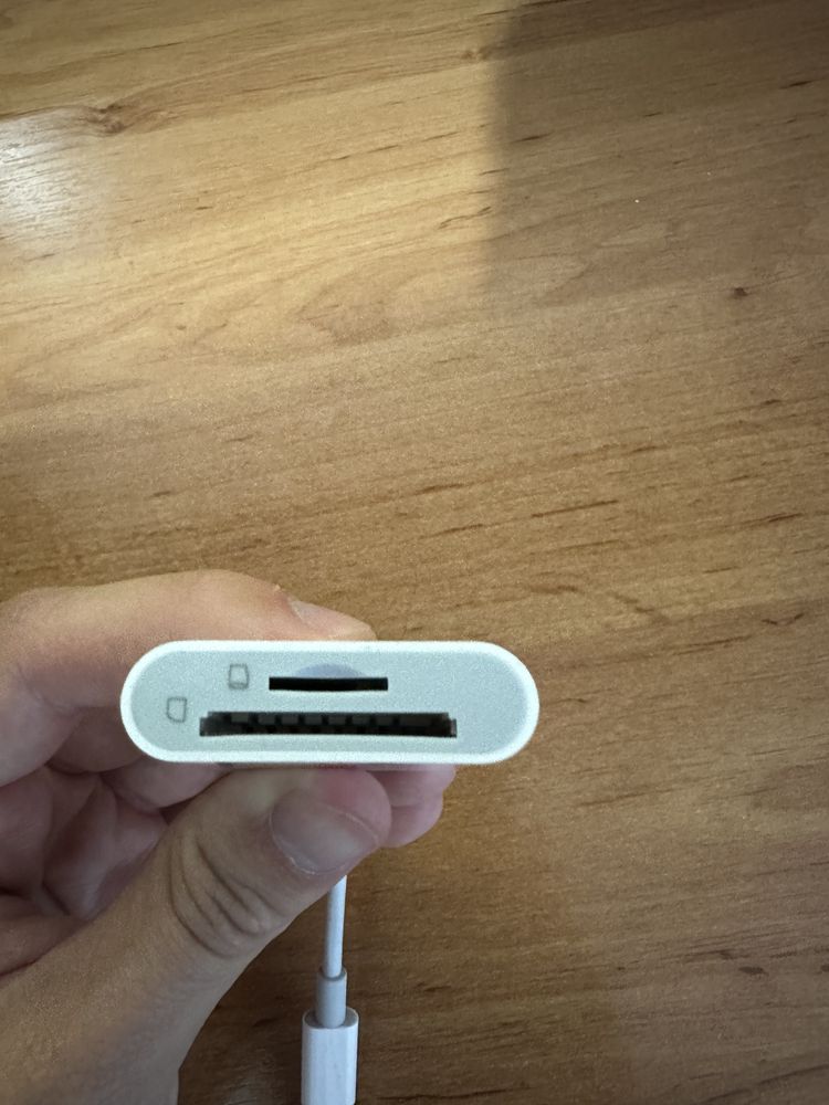 Adaptor USB-C cititor de carduri
