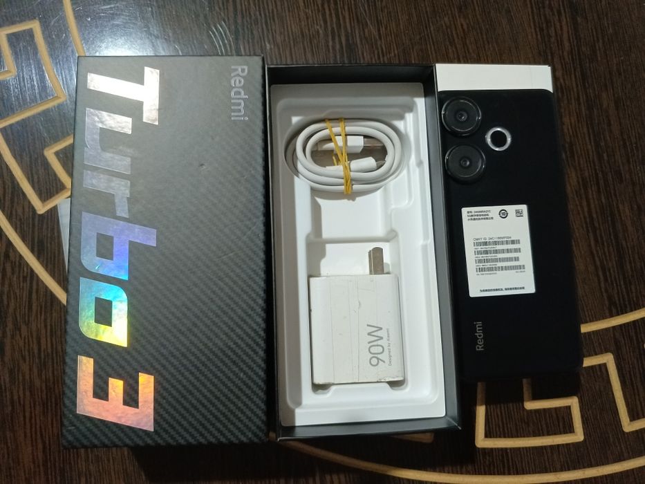 Redmi turbo 3 12/256 full komplekt