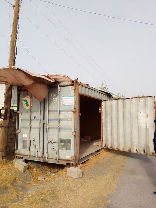 Konteyner. Uzunligi 6 metr 1000$
40 foiz remont qilingan