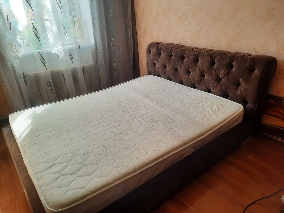 Продам кровать вместе с матрасом