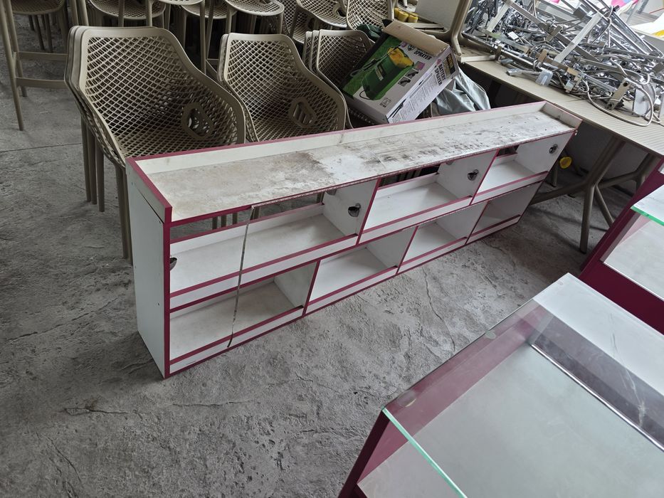 Мебели за магазин  за алкохол и цигари