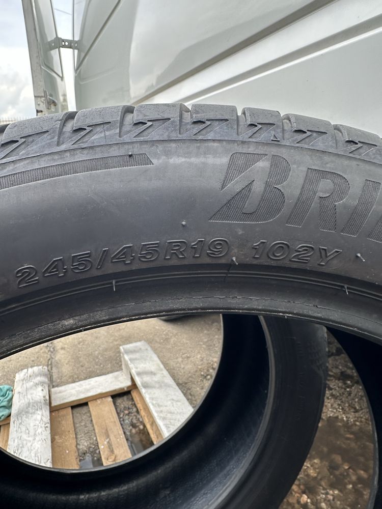 Гуми 245/45/19 Bridgestone