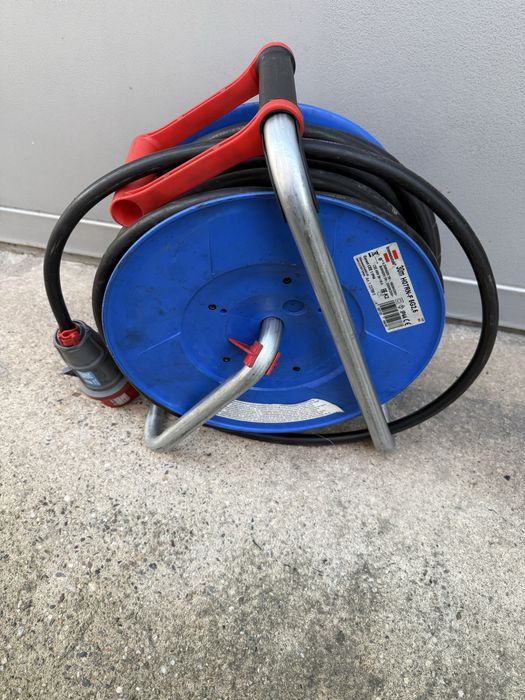 Трифазен разклонител тип макара