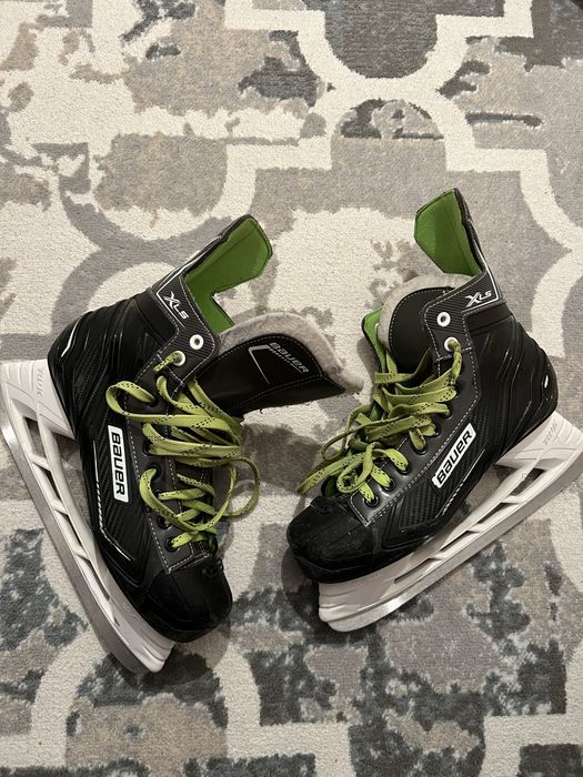 Хоккейные коньки