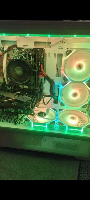 Геймърски компютър Ryzen 5 5600,RTX 3060 12GB.