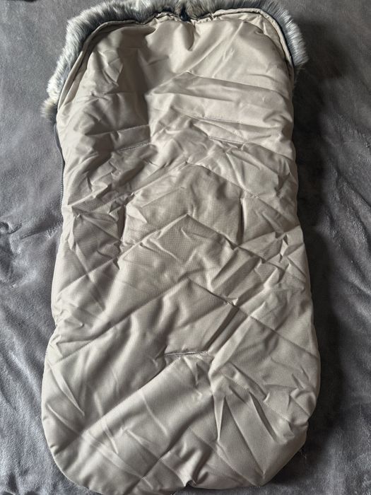 Чисто нов зимен чувал за количка на марката Jukki и Cybex