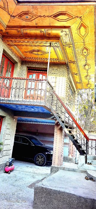 Янги  Тошкент майдонида.  Ер нархида.  Ховли уй жой 11 хонали 8 сотокл