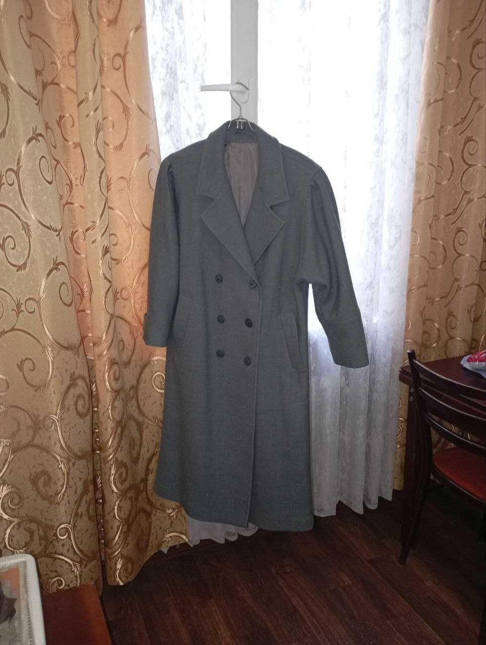 Продается женское пальто