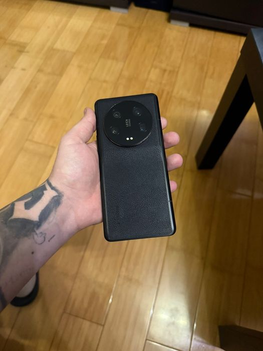 Vând sau schimb Xiaomi 13 ultra 16 GB RAM 1 tera stocare