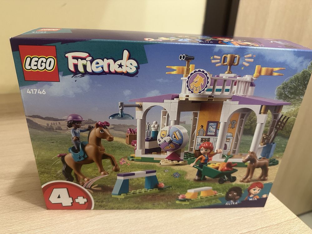 LEGO Friends Тренировка с кон