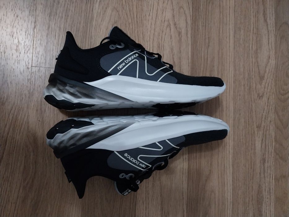 Adidasi Nou originali New Balance Nr.42,5