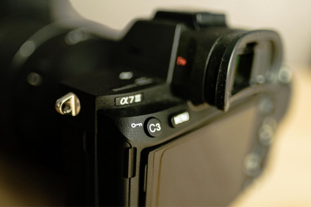 Скандално добър SONY A7III с 85MM F1.4