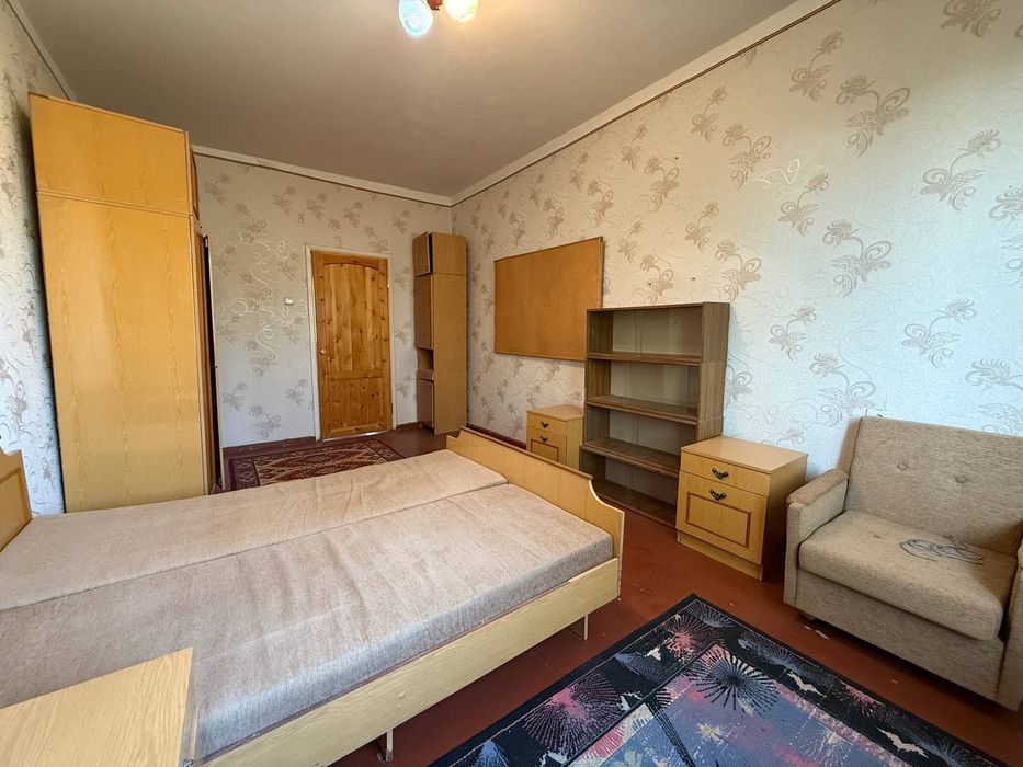 Продаю квартиру Яшнабадский р-он Авиасозлар-1.  2-ком 4-этаж 4-этажном