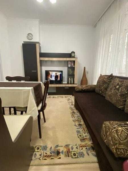 Дава се под наем Двустаен апартамент в Бургас, Център - 52 кв.м за 459 € - Снимка #2