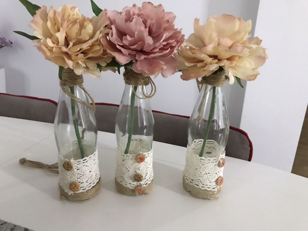 Vaze și flori decorative