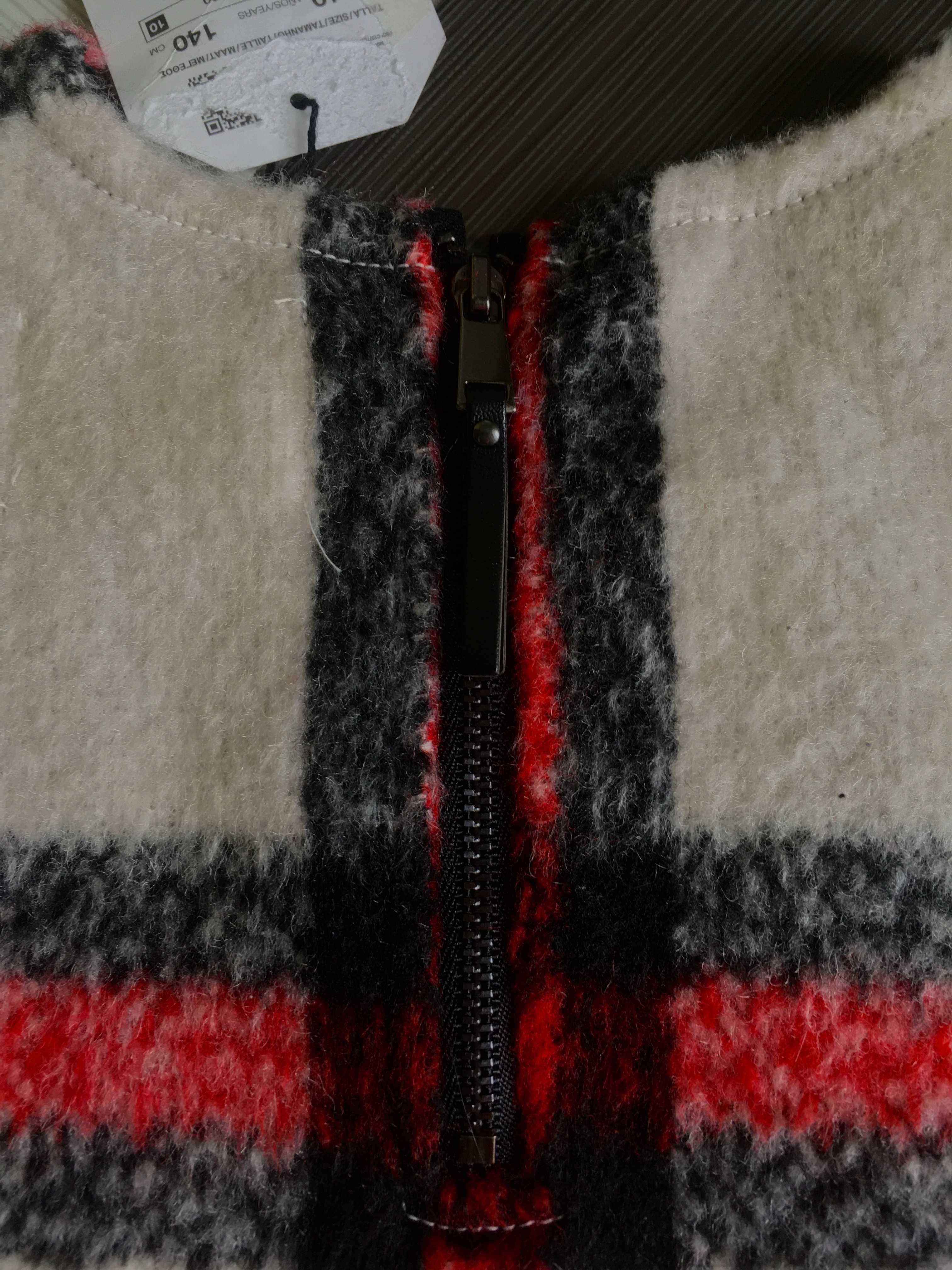 нов пуловер за зима zara, 140 см