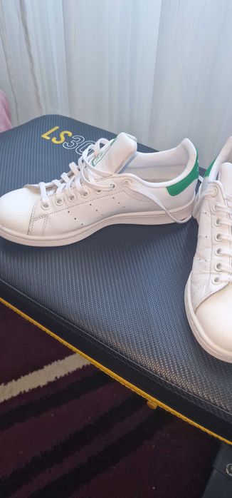 Vand adidași, adidas 150 ron