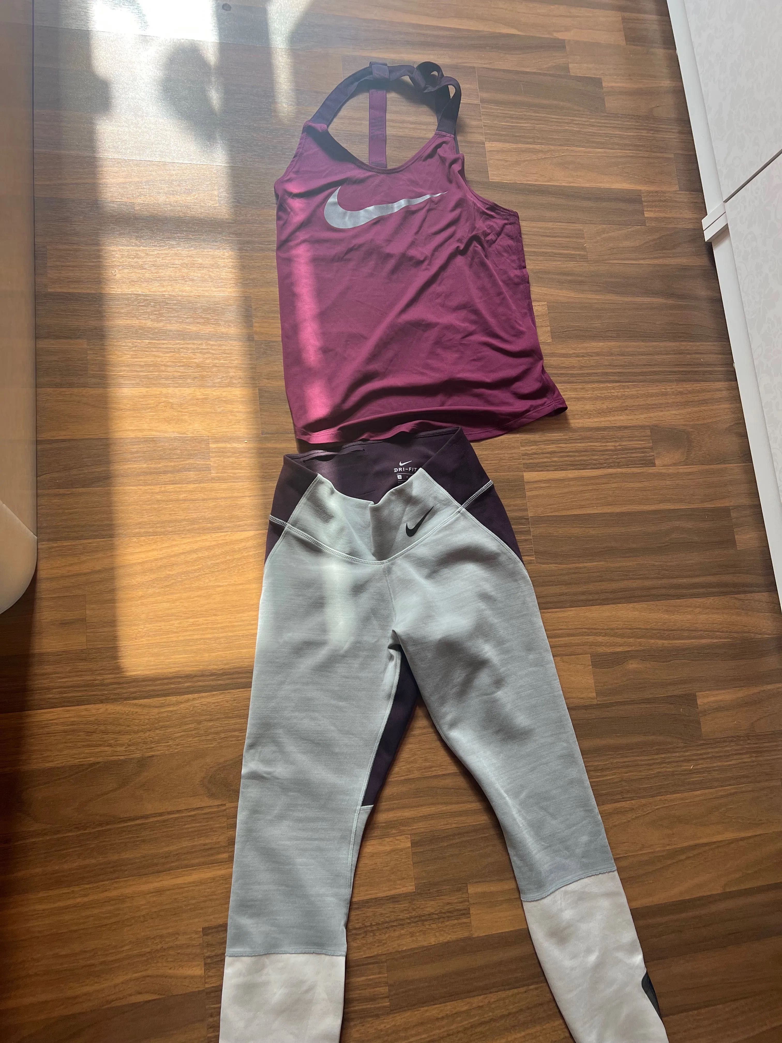 Плътен клин Nike, S размер