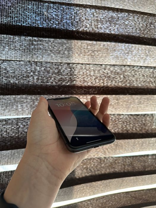 Iphone 11 128 гб емкость акб 87% треснута задняя крышка экран в идеале