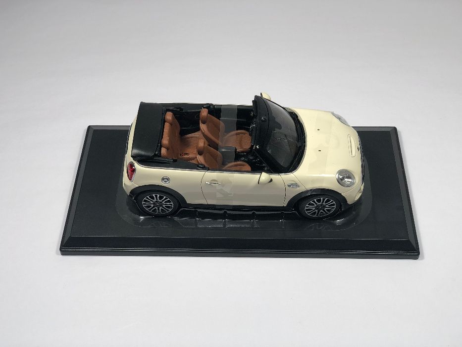 Macheta originala Mini Cooper F57 scara 1:18 Paragon