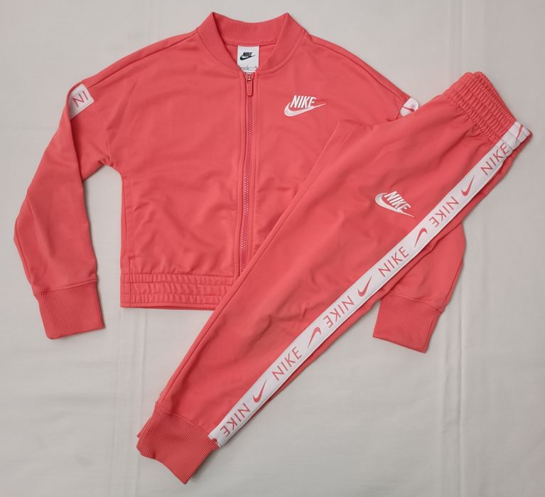 Nike Sportswear Tracksuit оригинален екип ръст 128-137см горно и долно