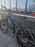 E-Bike FAT BIKE, motor 350W, 40km/h

aproape nouă”

Albastru

Cadru: