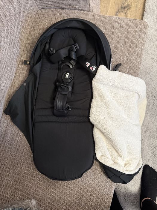 Babyzen YOYO2 cu pachet 0+, pachet 6+, husa de iarna, suport picioare