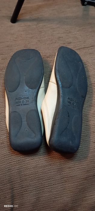 Papuci  din piele Nr 38