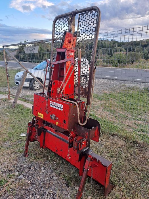 Troliu forestier 5 tone mecanic dupa tractor adusa recent