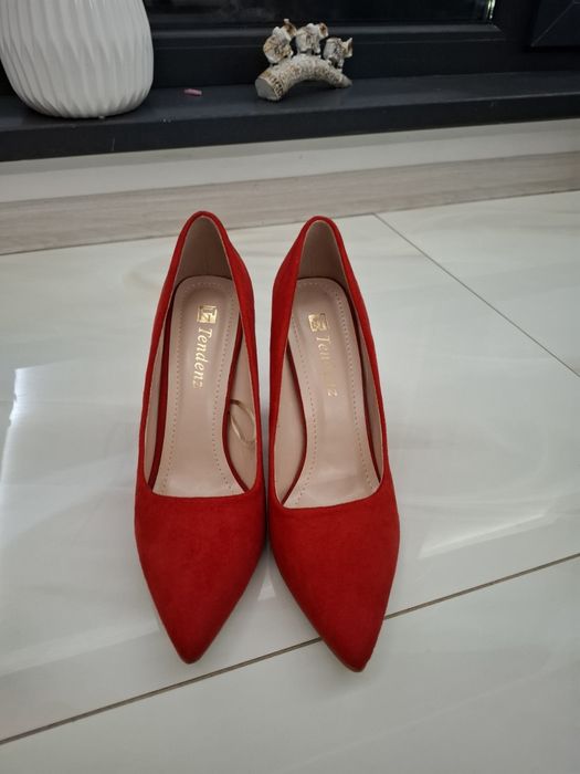 Червени обувки 39