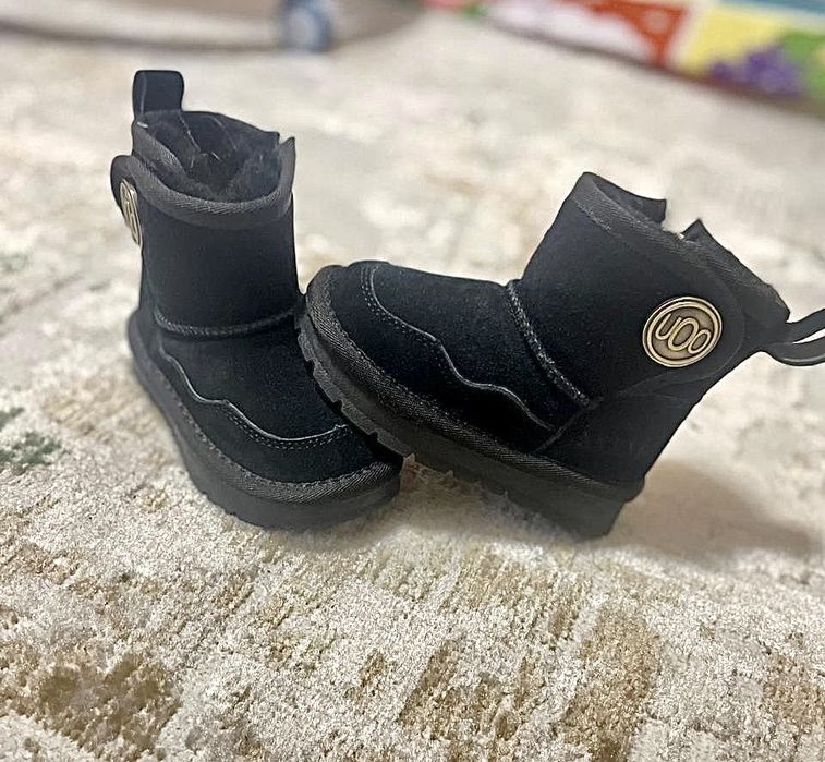 Продам детские угги