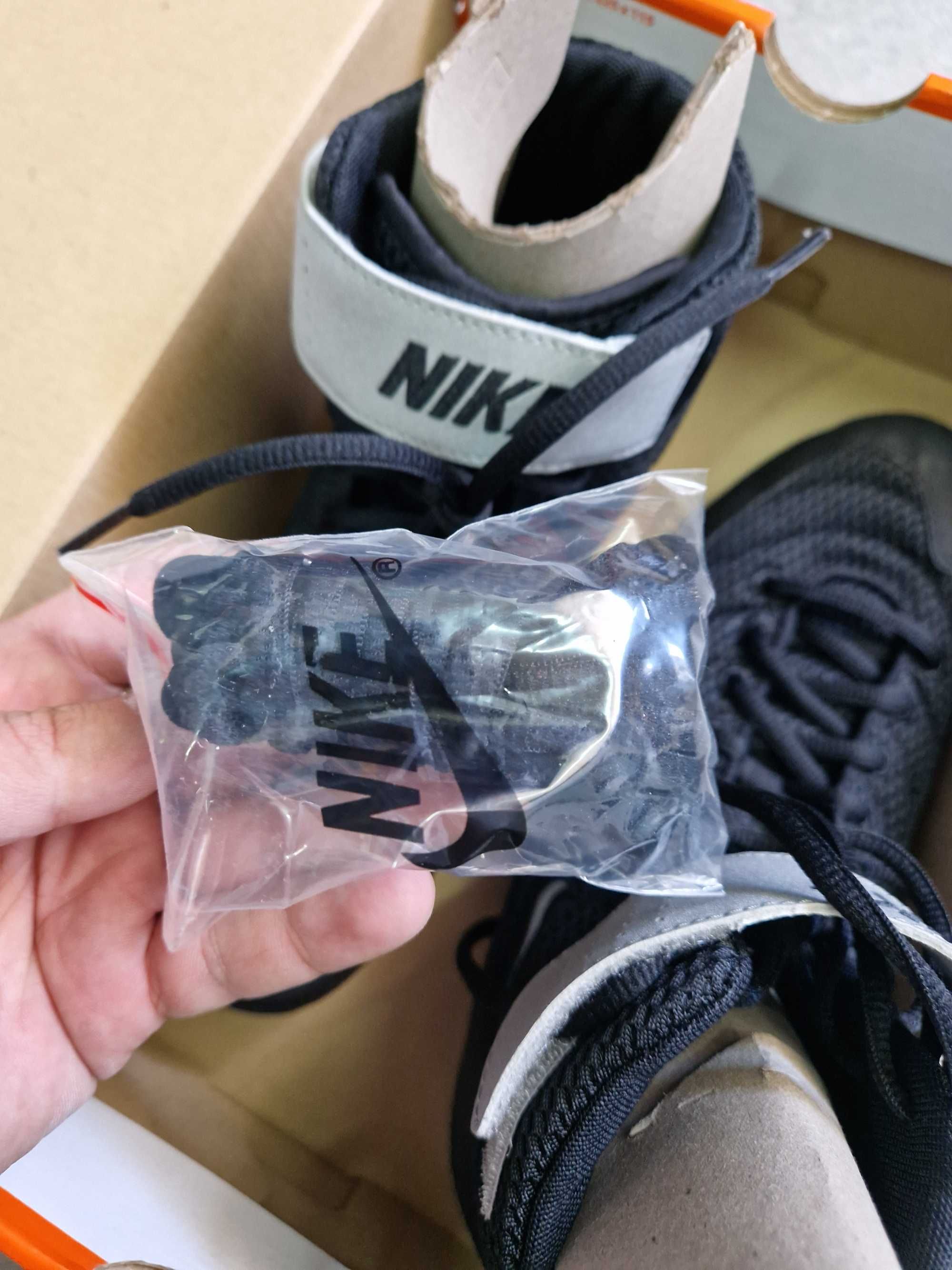 Обувки за борба Nike