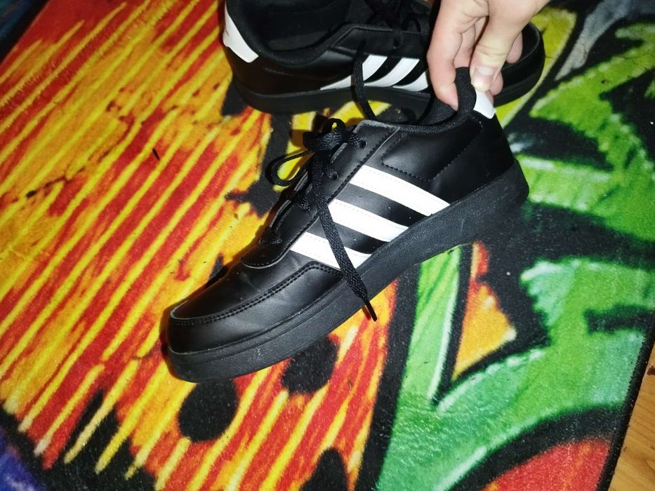 Adidas обувки 39 номер