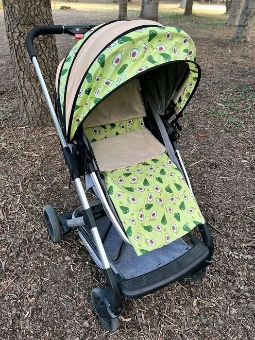 НОВИ  Комплект за детска количка Олекотена,Чаршаф и възглавница 15 лв