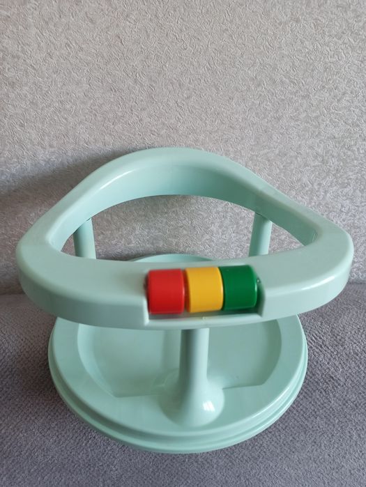 Продам стульчик для купания