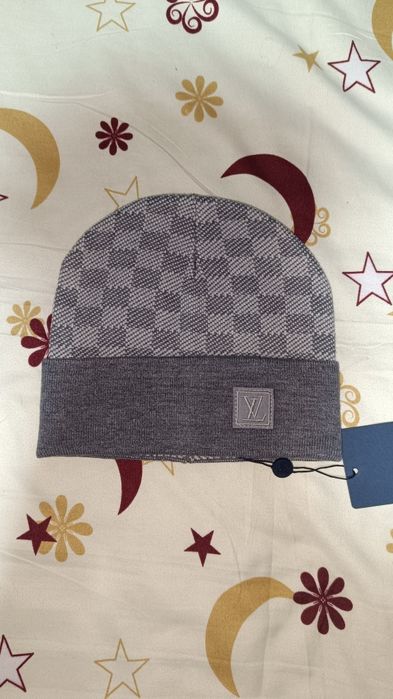 Caciula Louis Vuitton (LV)