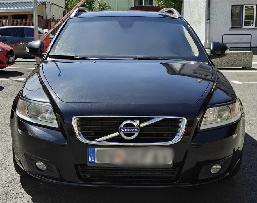 Volvo V50 1.6D 109CP, an 2012, full, stare foarte bună. Înmatriculată.
