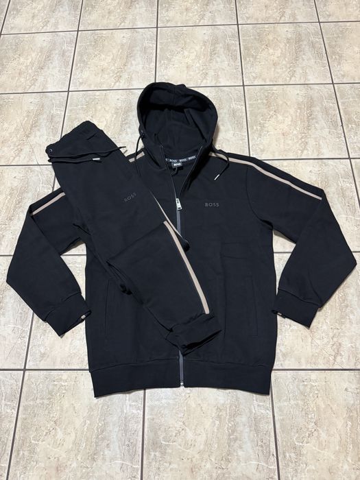 Trening Boss marimea L, XL, XXL